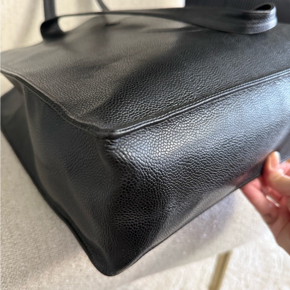 Authentic CHANEL large tote bag black leather - Picture 11 of 16